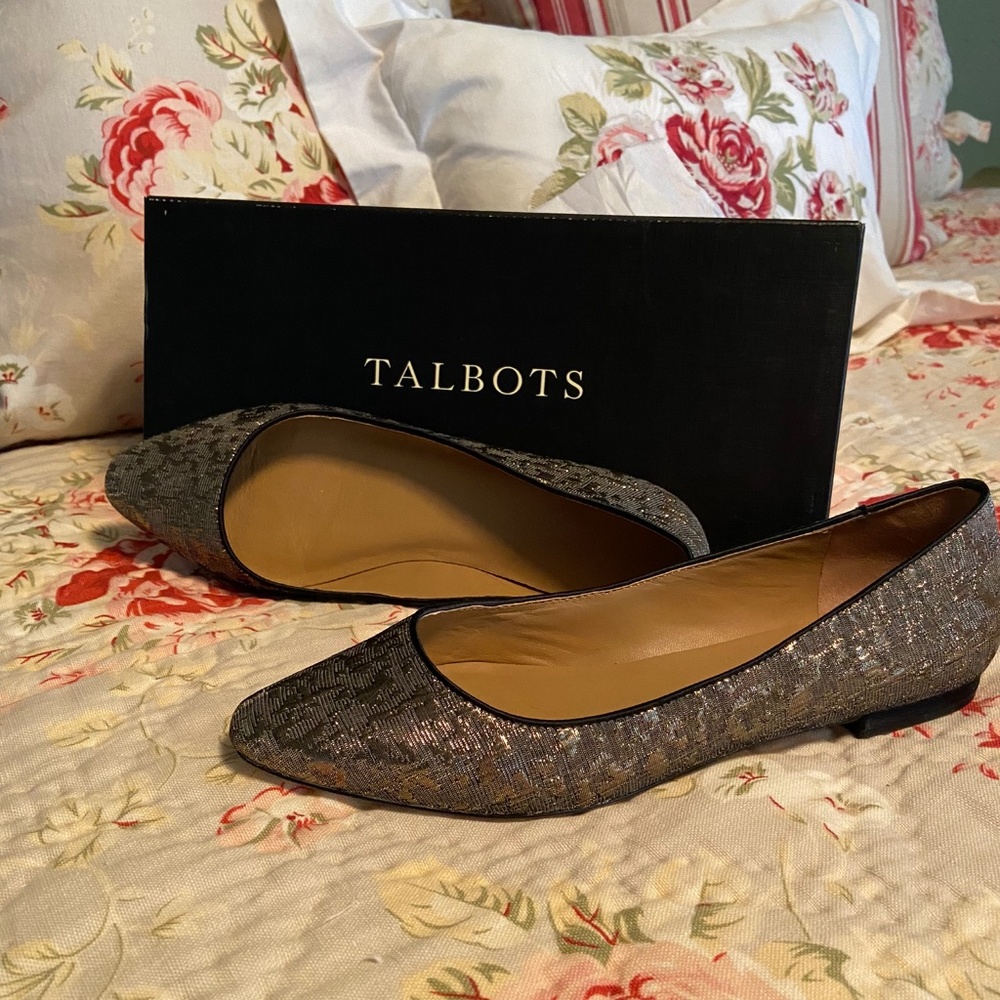 Talbots Gold Jacquard Flats, size 7